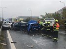 Hromadn nehoda brzd dopravu na Praskm okruhu