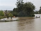 Rozvodnná eka Opava se vylila i v severomoravských Kravaích. (14. íjna 2020)