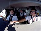 Pohled do kabiny pilot pi vyhlídkovém letu nad Austrálii (10. íjna 2020)