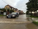 Voda z potoku Olenice zaplavila st Brodku u Perova. Zasaeny byly vce ne...