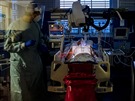 Zdravotníci z nemocnice v Uherském Hraditi bojují o ivoty pacient s...
