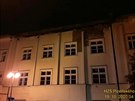 V Plzni v Husov ulici se nad ránem utrhla asi 15 metr dlouhá podkrovní ímsa...