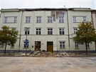 V rannch hodinch se z budovy dkantu Lkask fakulty UK v Plzni ztila...