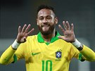 DEVÍTKA. íslo, které nosil legendární Ronaldo, ukázal brazilský forvard Neymar...