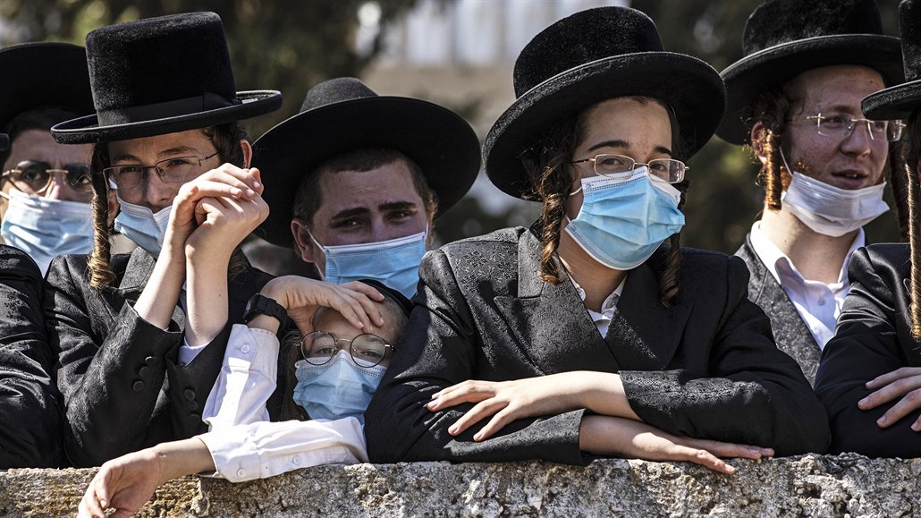 Ultraortodoxní židovští chlapci v Izraeli (5. října 2020)
