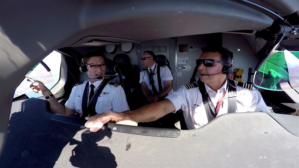 Zájem o cestování roste, aeroliniím ale chybí piloti. Ty nové nestíhají školit