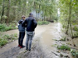 eka Morava se u Stránice na Hodonínsku rozlila do vzdálenosti a jednoho...