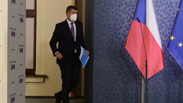 Premir Andrej Babi (ANO) pichz na tiskovou konferenci po schzi vldy o dalch opatench proti en novho typu koronaviru. (12. jna 2020)