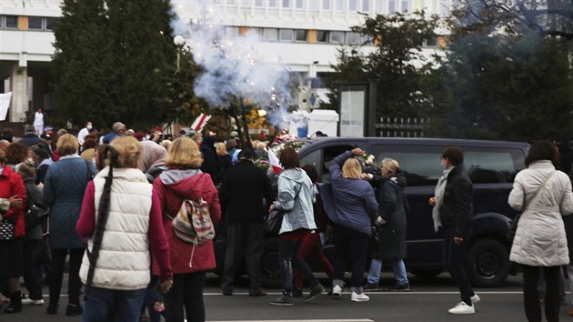 Protivldn protest senior v bloruskm Minsku (12. jna 2020)