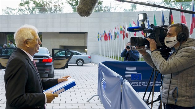 Vysok pedstavitel Unie pro zahranin vci a bezpenostn politiku Josep Borell ped jednnm ministr zahrani z jednotlivch stt Evropsk unie (12. jna 2020)