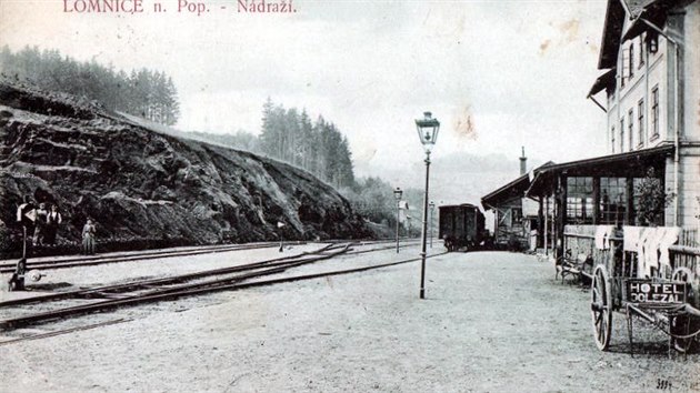 Stanice v Lomnici nad Popelkou na dobov pohlednici