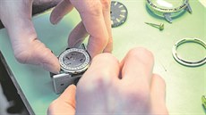 Obnovit lesk oblíbeným hodinkám pom��e renovace.