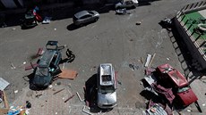 Poničená auta zasažená během bojů o Náhorní Karabach (11. října 2020)