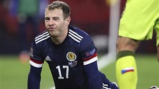 Skotský záloník Ryan Fraser bhem utkání Ligy národ proti esku.