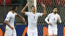 Izraelský útoník Eran Zahavi slaví jeden ze tí gól v zápase Ligy národ na...