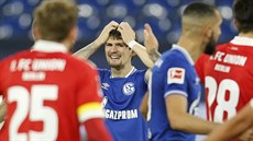 Momentka z bundesligového utkání mezi Schalke 04 a Unionem Berlín. Za hlavu se...