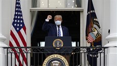 Americký prezident Donald Trump se poprvé od návratu z nemocnice do Bílého domu...