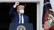 Americký prezident Donald Trump se poprvé od návratu z nemocnice do Bílého domu...