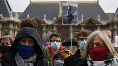 Desetitisíce Francouz� se ú�astnily shromá�d�ní na památku st�edo�kolského...