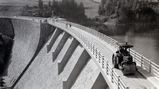 Poslední práce před dokončením přehrady v roce 1938