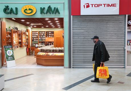 Zavené obchodní centrum Harfa. Ode dneka platí nová naízení zahrnující mimo...