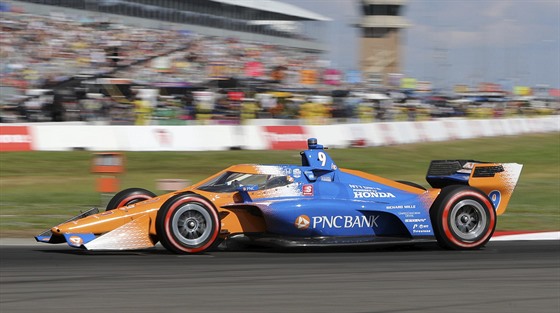 Scott Dixon v závod IndyCar v St. Petersburgu.