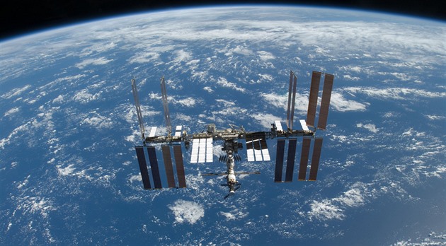 Z ruského satelitu se uvolnily trosky, astronauti USA na ISS se museli ukrýt