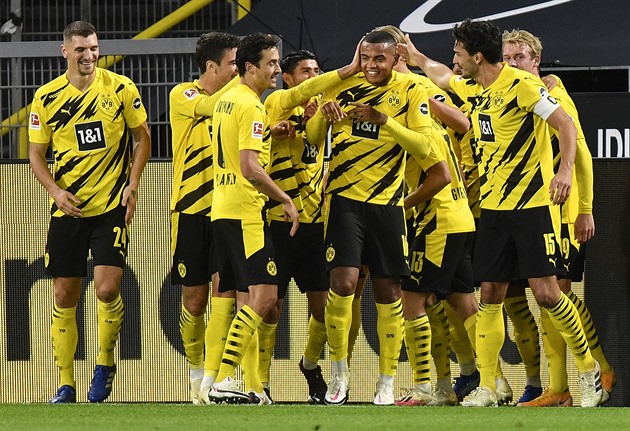 ONLINE: Dortmund hraje v Bielefeldu, v akci jsou i Bayern či Brémy
