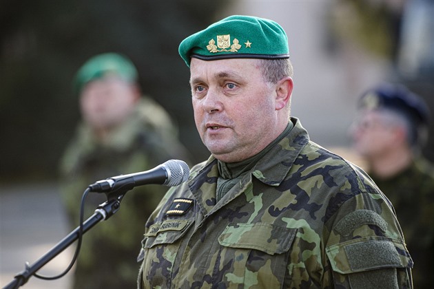 Umím si v armádě představit malý sbor myslivců, říká generál. Jak bude vypadat systém sledování možných branců?