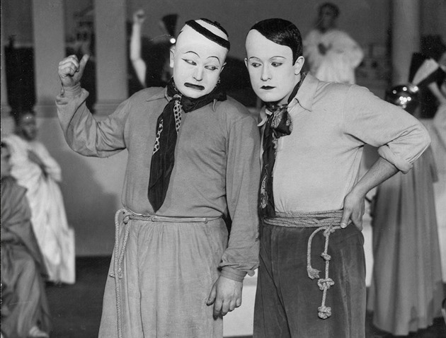 Měli obří aplaus. Že byli Voskovec a Werich v Americe neúspěšní? Mýtus, líčí publicista