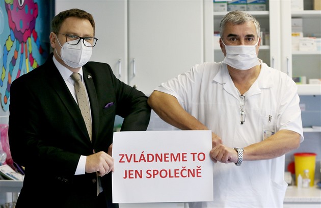 editelé Fakultní nemocnice Brno Jaroslav trba (vpravo) a Fakultní nemocnice...