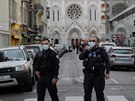 Francouzská policie uzavela okolí kostela, u kterého se odehrál útok, pi...