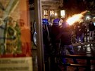 V italském Turín propukly nepokoje v reakci na nové vládní restrikce v...