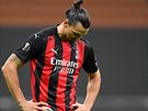 Zlatan Ibrahimovic z AC Milán práv zahodil penaltu v utkání Evropské ligy...