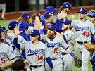 Baseballisté Los Angeles Dodgers slaví vítzství v pátém zápase Svtové série.