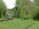V kilometru 2,3 trat z Havlíkova Brodu do Rosic nad Labem odboovala vpravo...