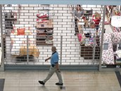 Zav�ené obchodní centrum Harfa. Ode dne�ka platí nová na�ízení zahrnující mimo...