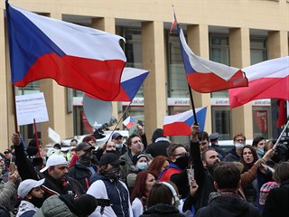 Demonstrace na pražském náměstí Republiky (28. října 2020)