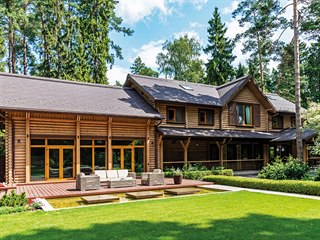 Přestavbou vtiskly architektky Tatiana a Elena roubené stavbě zcela jinou...