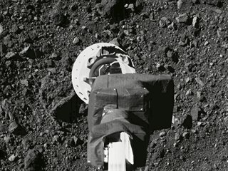 Odběr vzorků sondou OSIRIS-REx z asteroidu Bennu
