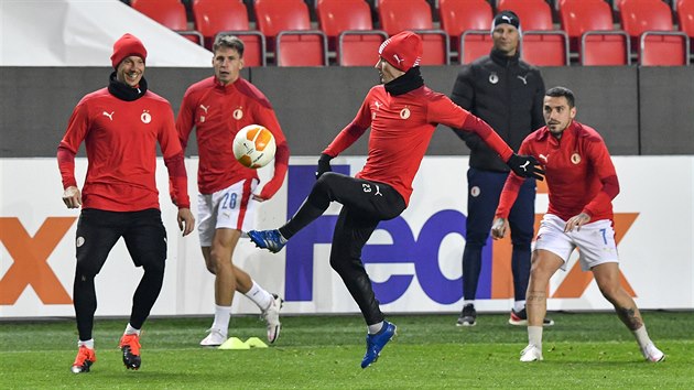 Trnink fotbalist Slavie ped utknm 2. kola zkladn skupiny fotbalov Evropsk ligy proti Bayeru Leverkusen.
