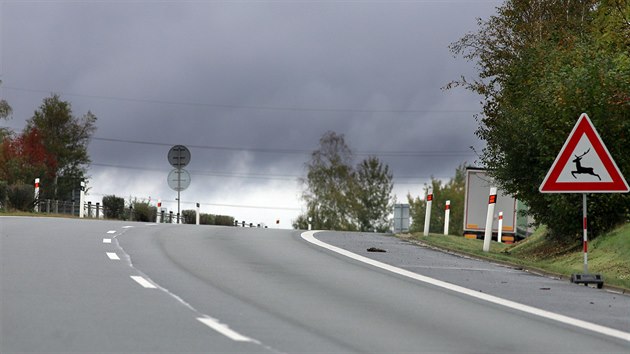 Výměna plotu u dálnice D6 na pomezí Chebska a Sokolovska.