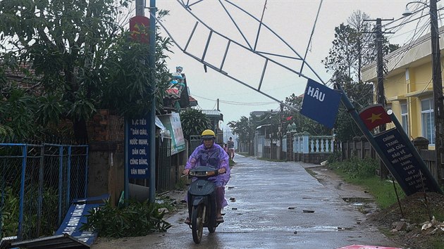 Nsledky dn tajfunu Molave ve stednm Vietnamu. (28. jna 2020)