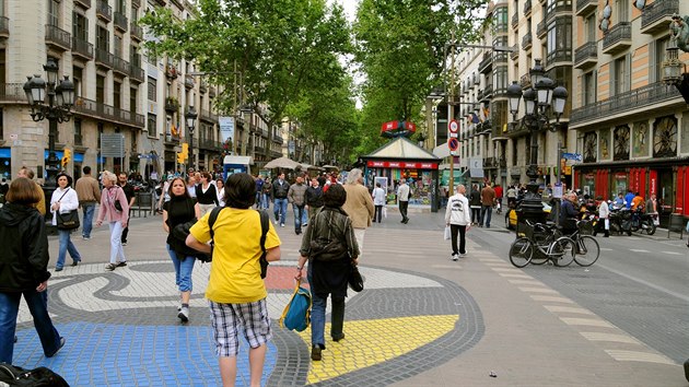 Ulice La Rambla bude jednou z prvnch, kter se pokoronavirov rekonstrukce Barcelony dotkne. (19. z 2020)