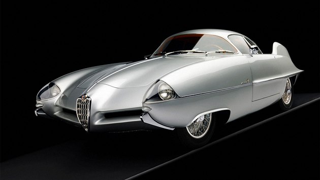 V rmci veera souasnho umn bude spolenost RM Sotheby's drait ti vozy Alfa Romeo B.A.T. Koncepty se v jedn poloce objev vbec poprv, oekv se cena a 20 milion dolar. Tyto vozy, kter pvodn navrhl legendrn automobilov designr Franco Scaglione, se vyrbly v letech 1953 a 1955 ve spolenosti Carrozzeria Bertone jako dkaz pokrokov aerodynamiky a vvoje karoserie tto generace. Trojice automobil se na vstavch jednotliv odprodala a znovu se sela a v roce 1989.