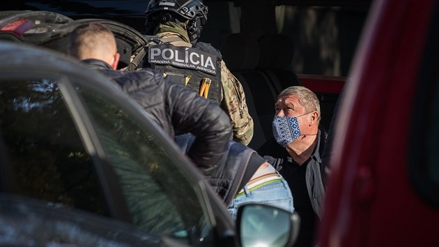 Slovenská policie zadržela šéfa speciální prokuratury Dušana Kováčika. (22. října 2020)