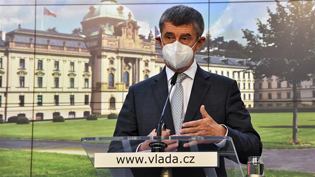 Premiér Andrej Babiš vystoupil na tiskové konferenci po mimořádném jednání vlády k dalším opatřením proti šíření koronaviru. (21. října 2020)