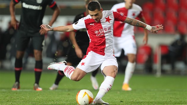 Slvista Nico Stanciu stl z penalty na brnu Leverkusenu v utkn Evropsk ligy.