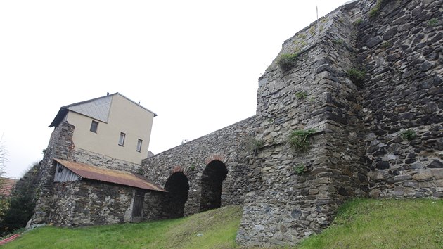 Historick hradby v Jemnici.