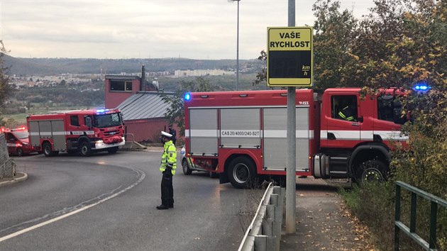 P�i vykl�d�n� n�kladu se v Radot�n� p�evr�til kamion. (26.10.2020)